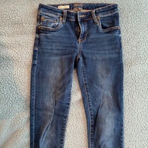 Kut from the Kloth size 2L toothpick skinny jeans in a dark wash.